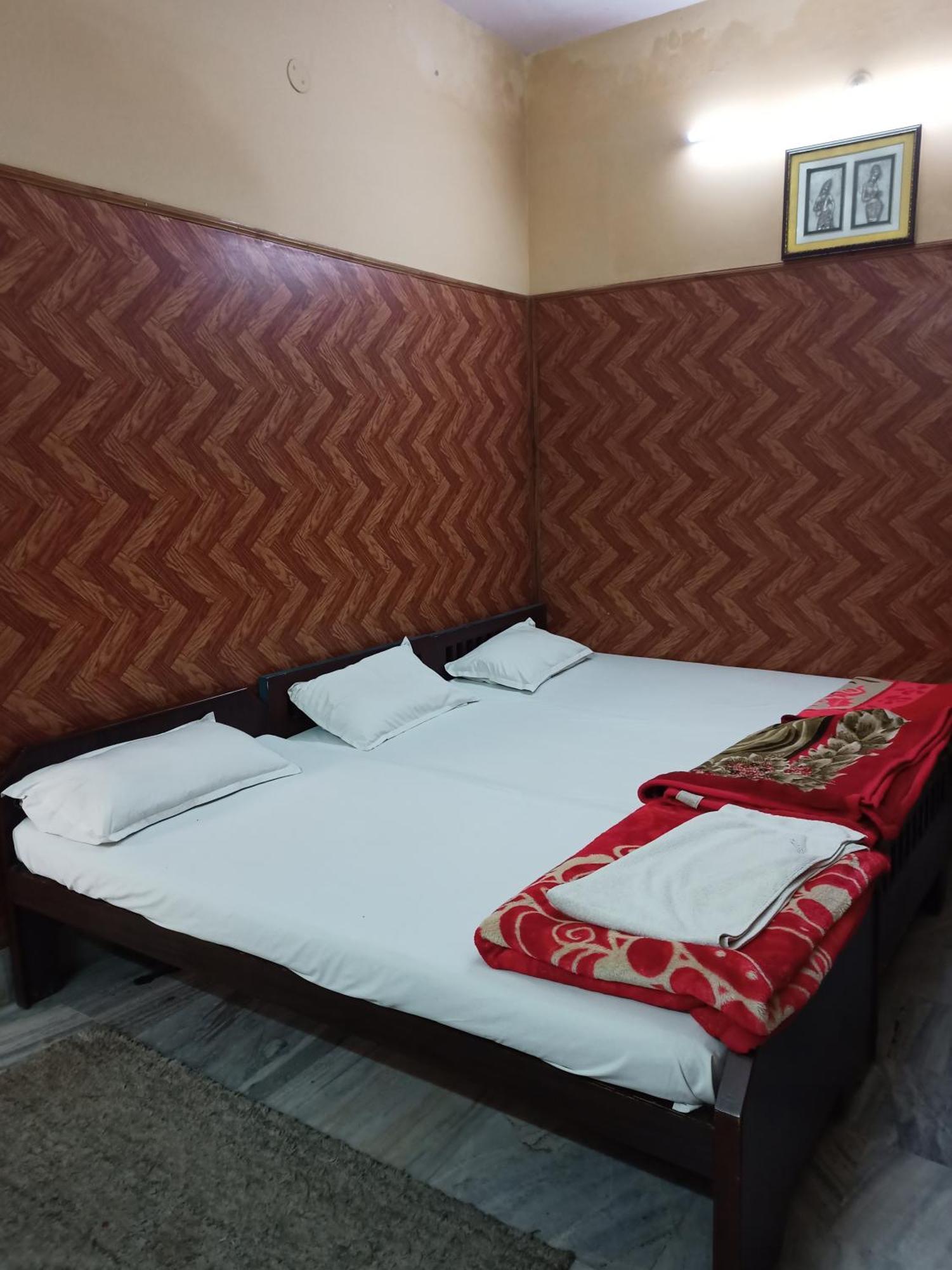 Teerth Guest House Варанаси Екстериор снимка