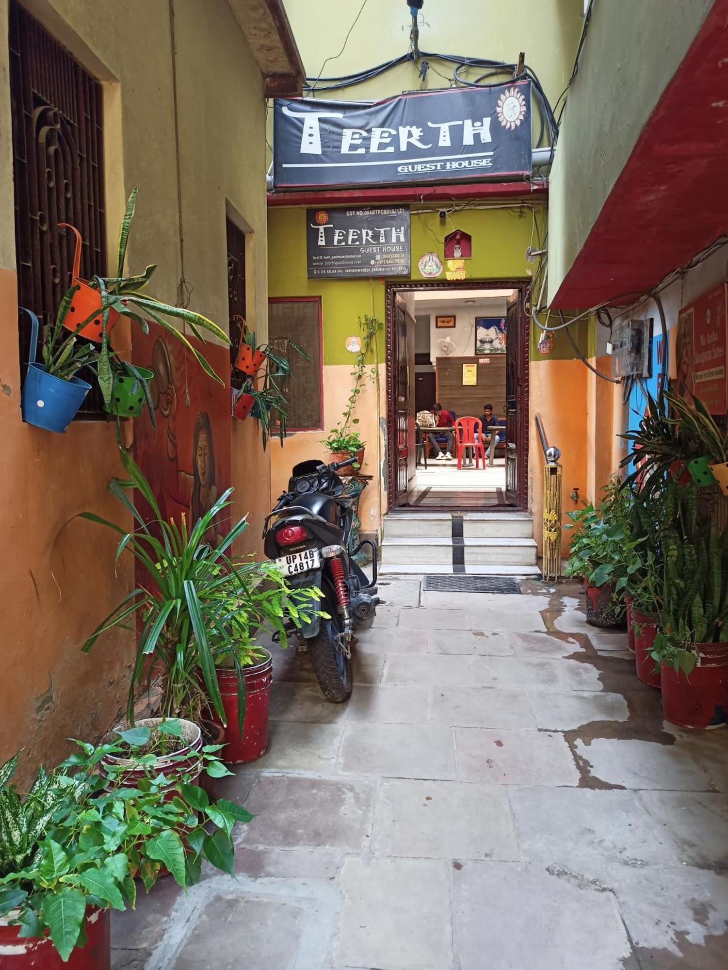 Teerth Guest House Варанаси Екстериор снимка