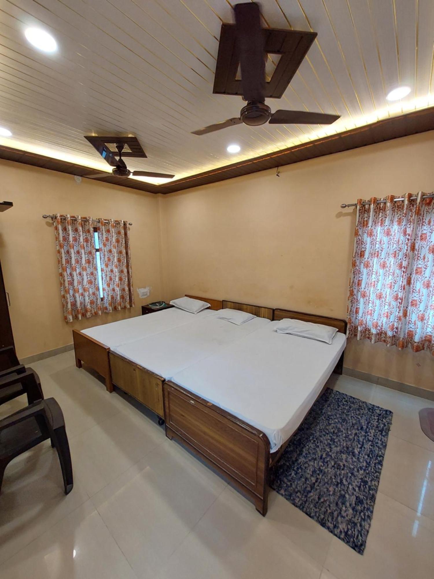 Teerth Guest House Варанаси Екстериор снимка
