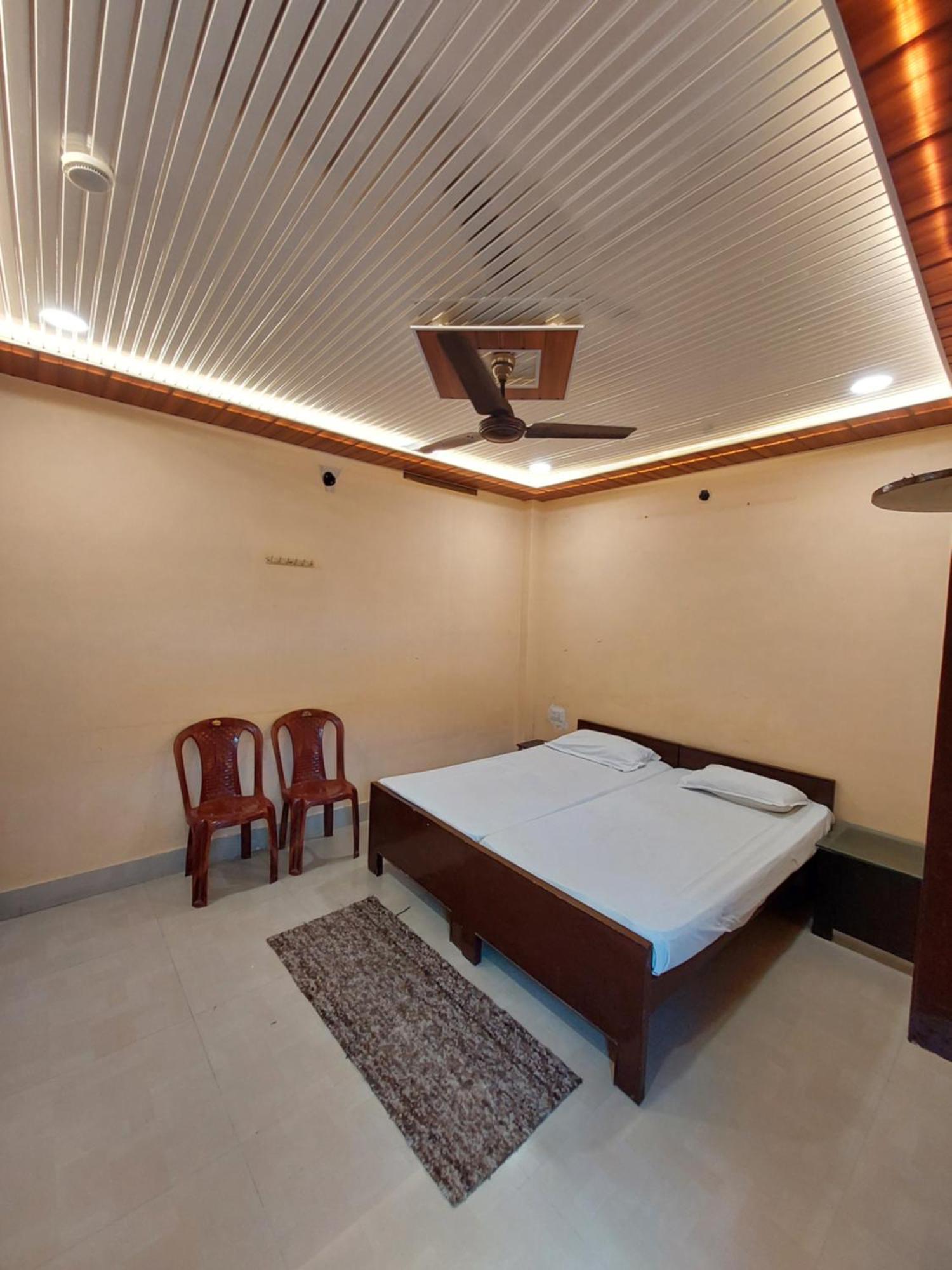 Teerth Guest House Варанаси Екстериор снимка